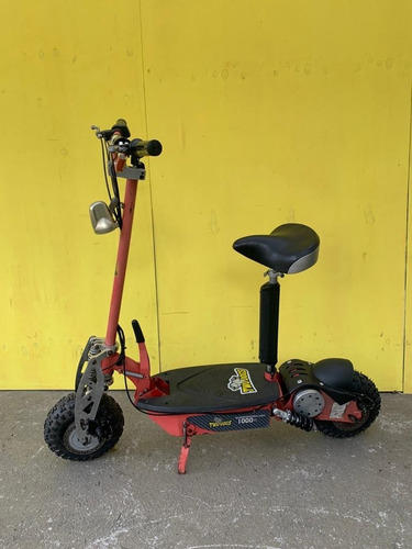 Imagem 1 de 4 de Patinete Elétrico Scooter Two Dogs 1000w 36v - Semi Novo