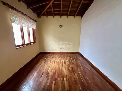 Casa En Arriendo En Loma Del Escobero. Cod A776176