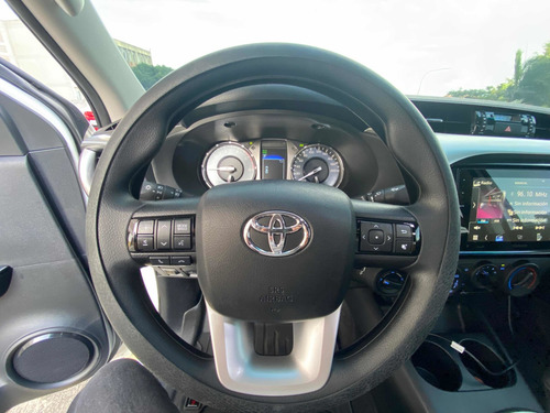 Imagen 10 de 17 de Toyota Hilux Diésel Aut 4x4