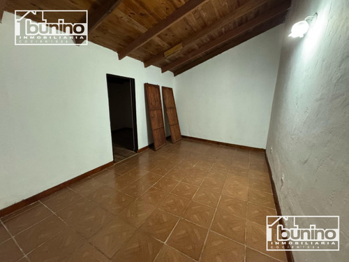 Casa En Venta , Apta Credito - 2 Dorm. + Comodin, Ibarlucea