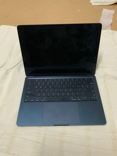 Apple Macbook Air M2 13.6 8gb Ram 256gb Ssd Midnight Negro (Usado)