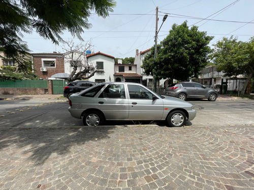 Ford Escort 1.6 Lx Plus Aa