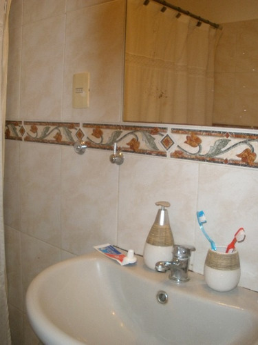 Venta Casa Próxima Avenida Italia 2 Dormitorios