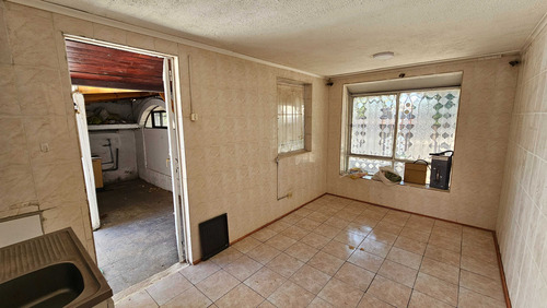 Casa Esquina En Venta, Buen Barrio. (79951)