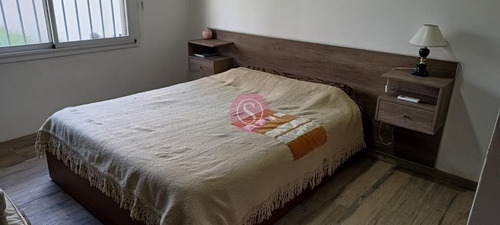 Casa En Venta En De Vicenzo Grande, Del Viso, Pilar