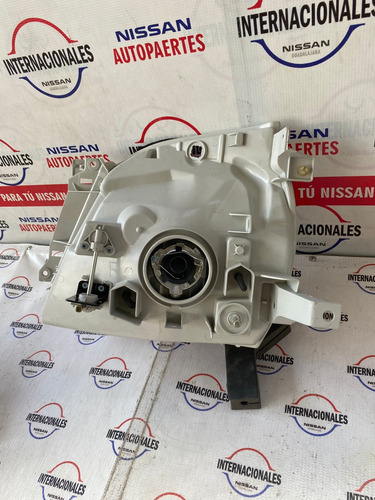 Faro Derecha Nissan Urvan 2007 2008 2009 2010 2011 2012 Derecho/pasajero (Usado)