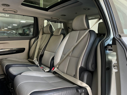 Kia Grand Carnival 3.3 Ex 5p