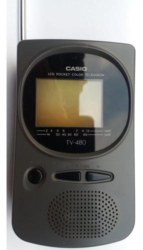 Mini Tv Casio Tv-480 De Bolso Analógica Ligando