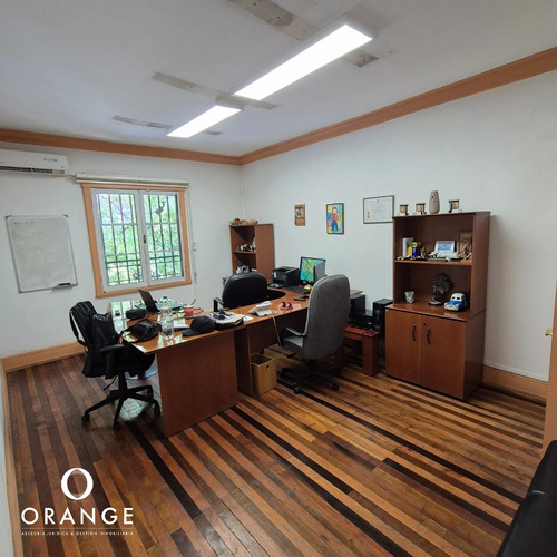 Amplia Casona De 270 M² Para Oficinas En Centro De Santiago