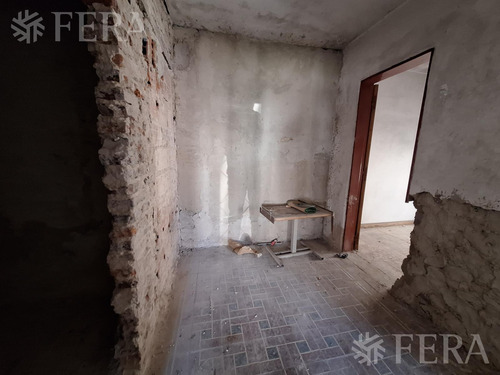 Venta Casa 3 Ambientes Con Patio En Temperley Este