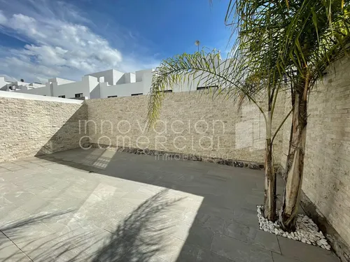 Casa En Venta De 4 Recámaras En Condominio Torre De Piedra Bugambilias