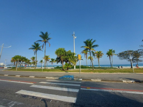 Imagem 4 de 10 de Terreno Na Quadra Da Praia. Excelente Opção De Investimento!! - Te0800