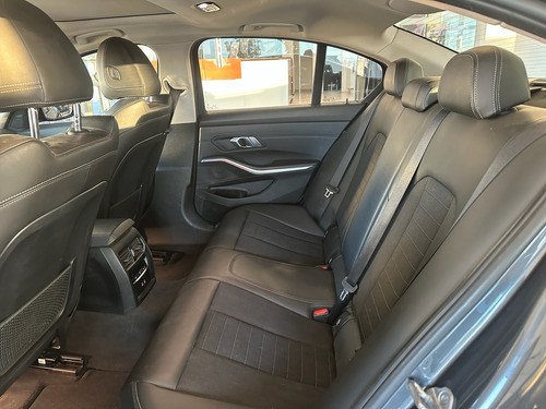 BMW Serie 3 3.0 330i Sedan Sport Line 252cv