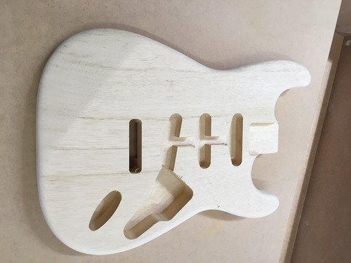 Imagem 3 de 6 de Corpo Guitarra Modelo Strato Em Marupá