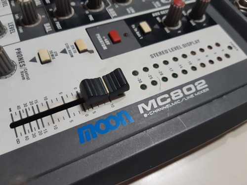 Consola De Sonido De 8 Canales  Moon Audio System  (mc 802)