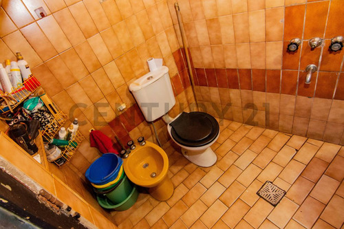 En Venta Casa De Pasillo A Reciclar En Pichincha, Rosario.