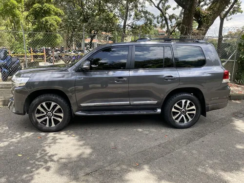 Toyota Land Cruiser 200 4.5 Imperial Diésel At 4x4 2013