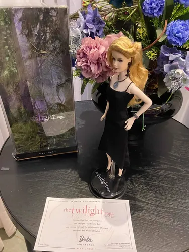 Barbie Twilight Crepúsculo - Rosalie | MercadoLivre