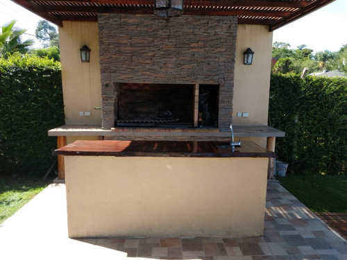 Imagen 2 de 17 de Venta De Casa De 3ambientes,parque,piscina Y Quincho En Pilar