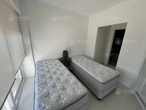 Venta Apartamento 2 Dormitorios. Playa Mansa, Punta Del Este.
