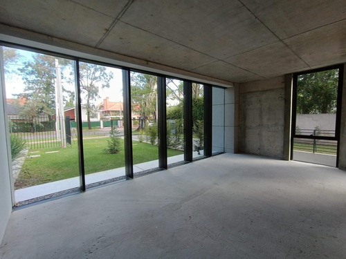 Imagen 30 de 30 de Rivera Próximo Arocena, Estrena, Oficina De 126 M2 + Gran Patio De 60 M2 !!