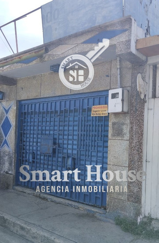 Casa Con Fondo De Comercio En Av. Aragua 