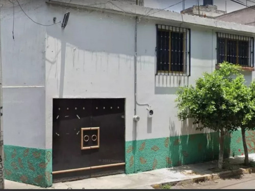 Casa De Tres Recamaras En Santa Maria Aztahuacan, Iztapalapa, Col. Parajes