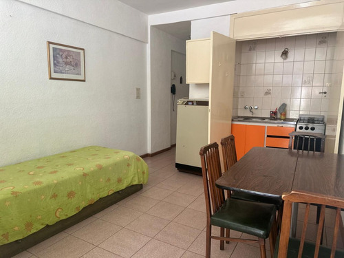 Departamento 1 Ambiente - Frente - Centro