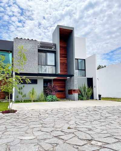 Imagen 2 de 14 de Espectacular Residencia En Arauca Ii