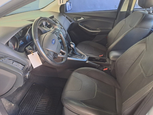 Imagen 6 de 8 de Ford Focus 4p 2.0l N Mt Se Plus 2016