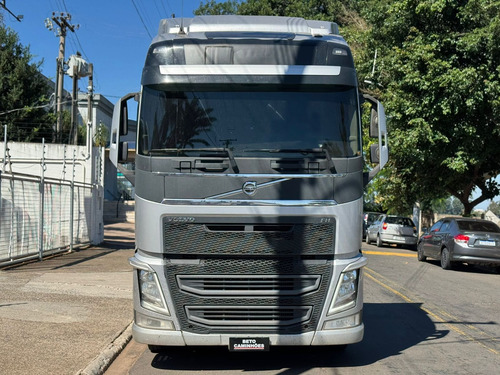 Volvo Fh 460 6x2 T.a - Automático