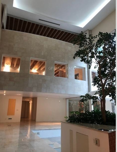 Bosques De Las Lomas De Arq. De Renombre. Casa Con Terrazas