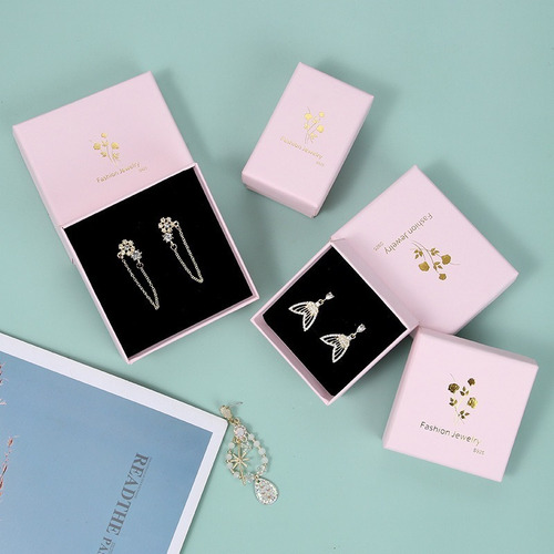 Imagen 4 de 10 de Set 24 Caja Rosada Con Diseño Regalo, Exhibidor Joyas 9x9cm.