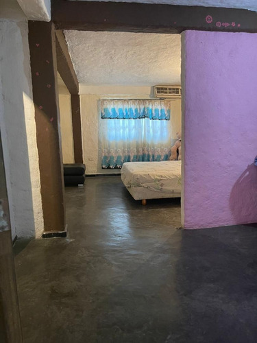 Imagen 8 de 13 de Se Vende Casa En Las Quintas Ii De Naguanagua Sd--822
