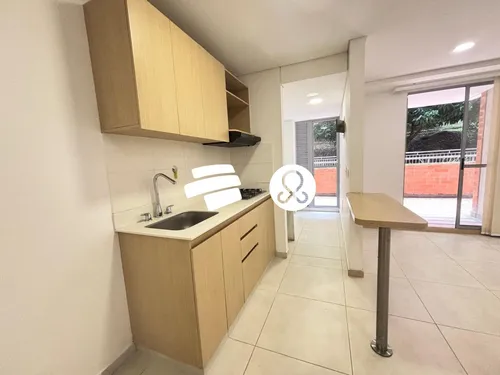 Vendo Apartamento En Itagüí, Con Terraza, A Dos Cuadras Del Parque Principal