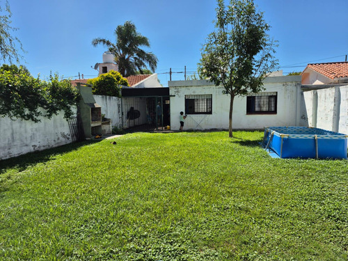 Casa En Venta - Barrio San Rafael 2 Dormitorios - Con Escritura