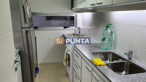 Imagen 3 de 9 de Venta De Apartamento De 3 Dormitorios En Edificio Torre Del Mar Punta Del Este