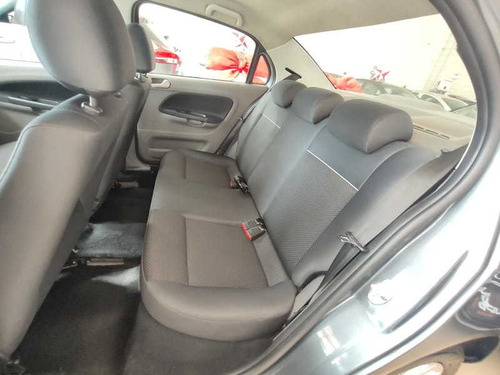 Imagem 12 de 15 de Volkswagen Novo Voyage Cl Mbv 2017