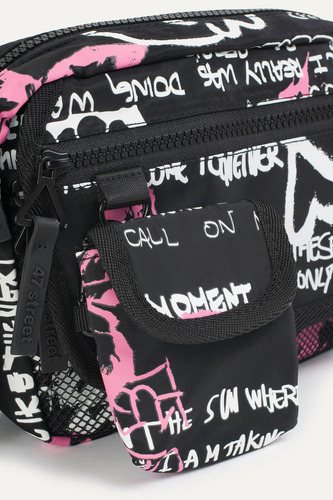 Bandolera Graff Estampada De Nylon Mujer 47 Street Color Fucsia