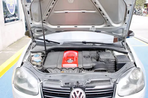 Volkswagen Bora 2.5 SEDAN