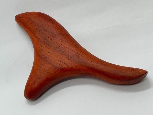 Massageador De Madeira De Lei Ponto Motor Leve E Resistente Cor Vermelho