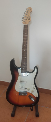 Guitarra Eléctrica Fender Stratocaster (sunburst)