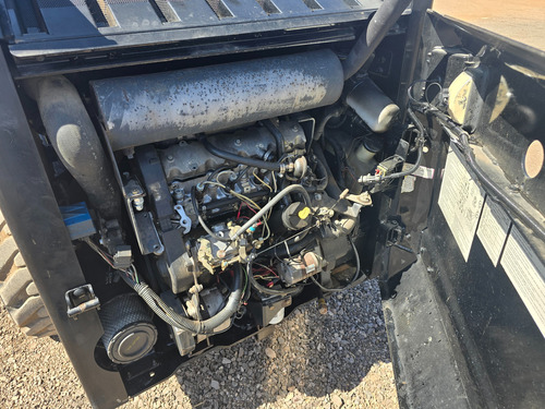 Minicargador Bobcat 751 Con Motor Diesel 4 Cil. Y Aditamento