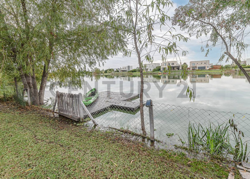 Venta Casa 5 Ambientes En 1 Planta Con Vista A La Laguna Cantón Norte, Escobar