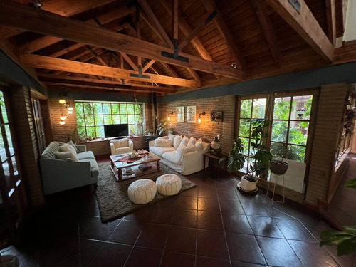 Espectacular Casa En Condominio De Chicureo