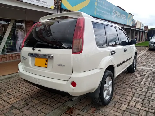 Nissan X-Trail 2.5cc MT AA 4X4