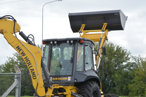 Retroexcavadora B90 Italiana Okm New Holland