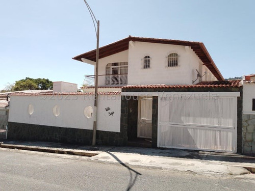 Mls #23-25005 Bella Casa, Con Gran Potencial Para Remodelar A Tu Gusto, Ubicada En Santa Paula