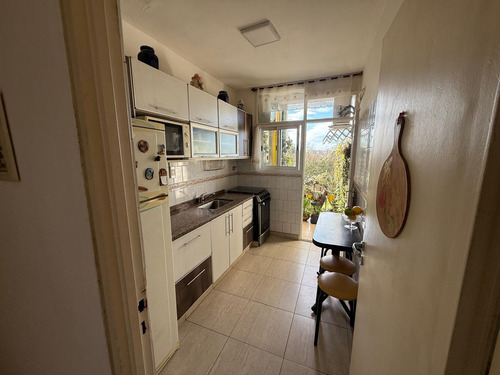 Venta De Departamento 3 Ambientes A Metros Del Centro De Wilde, Excelente Ubicacion.