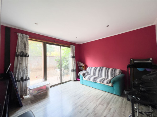 Casa En Venta De 5 Dorm. En Peñalolén
